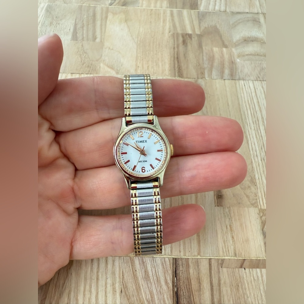 Timex ladies two toned dainty classic dress watch NEW BATTERY
